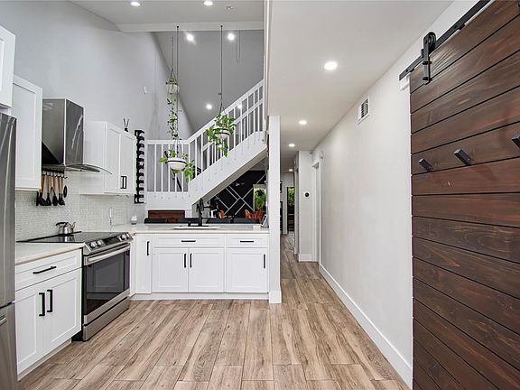 3rd image of 7760 NW 79th Avenue #D6