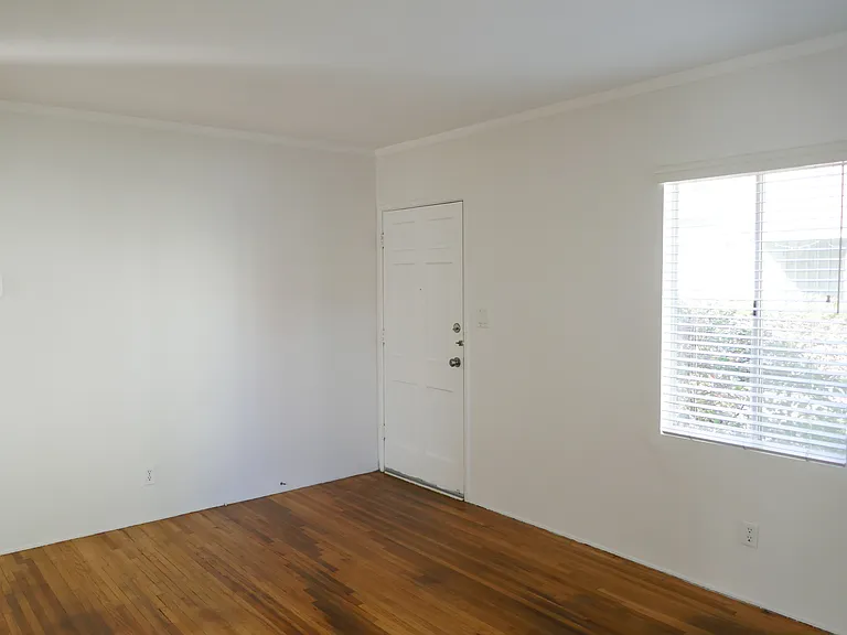 3937 Tilden Ave #B — Photo 14
