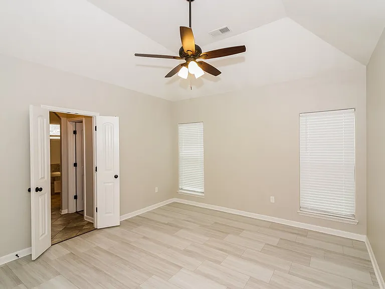 140 Hidden Meadows Ln — Photo 10