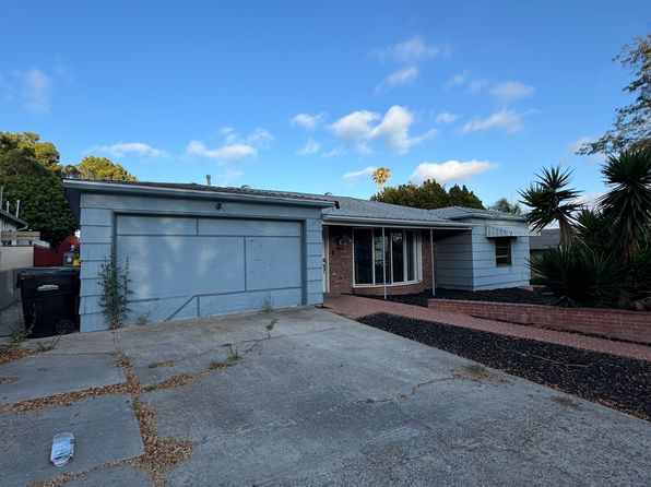 6114 Tarragona Dr