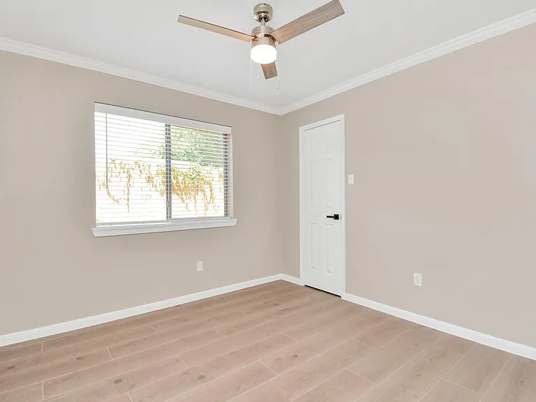 10550 Emnora Ln — Photo 22