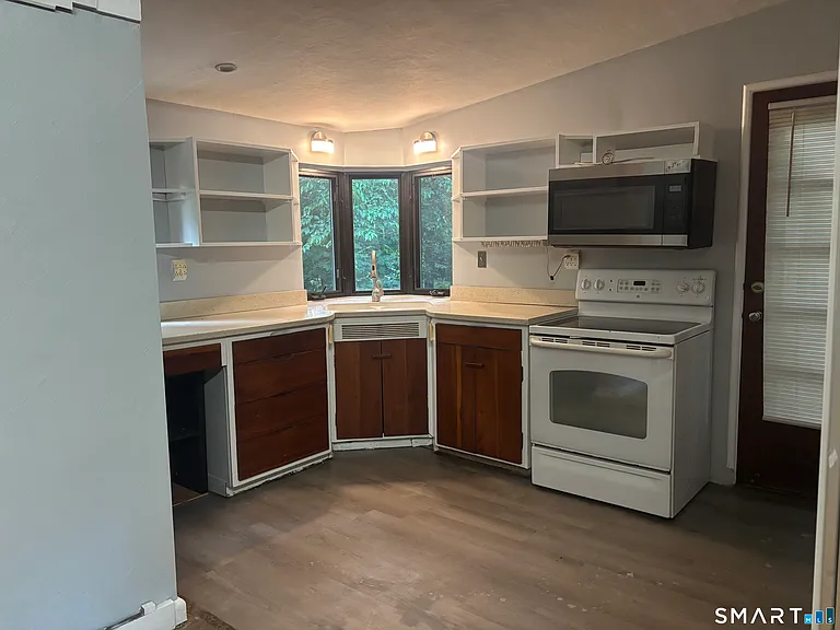136 Forest Rd — Photo 5