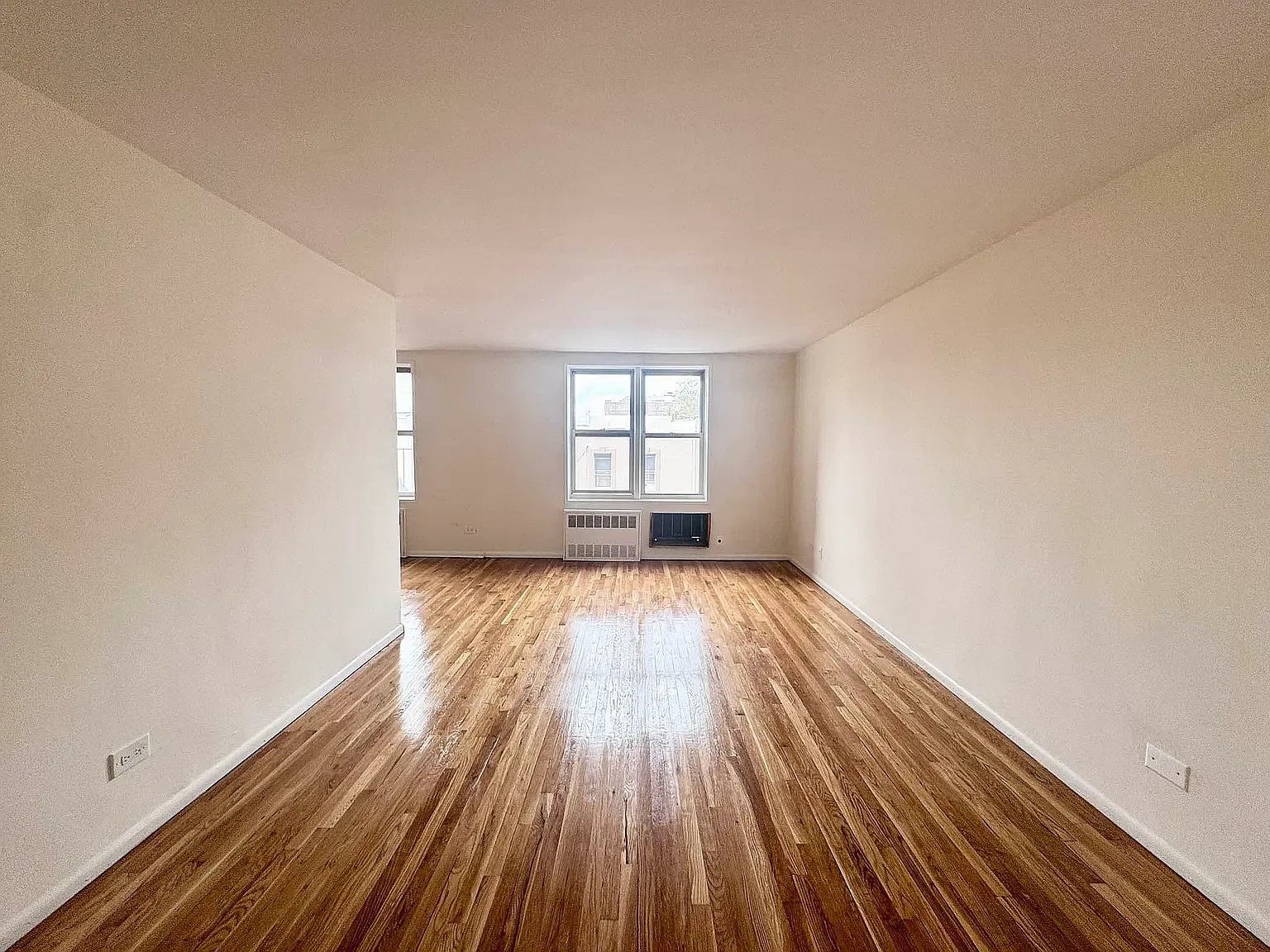 8700 25th Ave — Photo 3