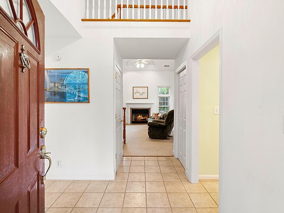 5th image of 1006 Ariel Ct