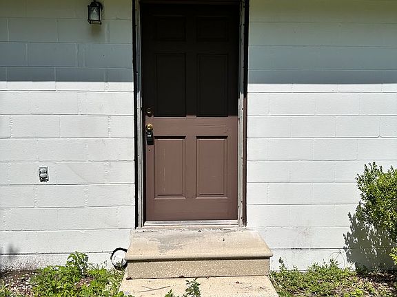 3rd image of 1637 W Madison St #2