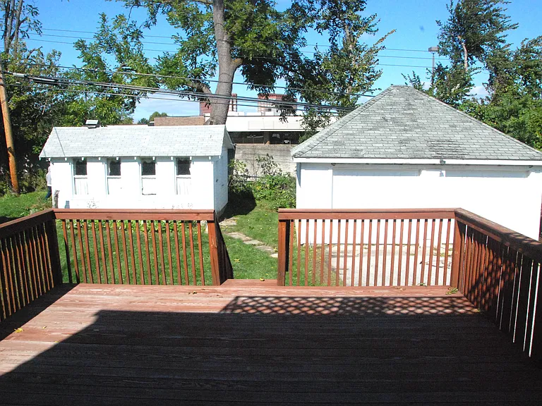 160 Olympia Dr — Photo 17