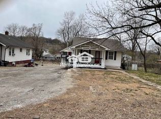 576 S Oxford Ave, Independence, MO 64053