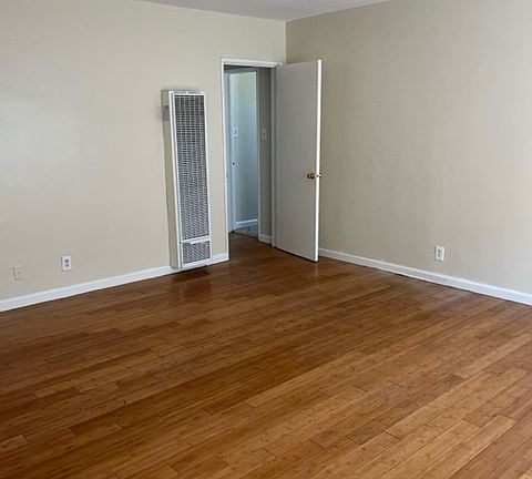 4th image of 11449 Sherman Way