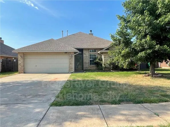 719 E Elder Ln, Mustang, OK 73064