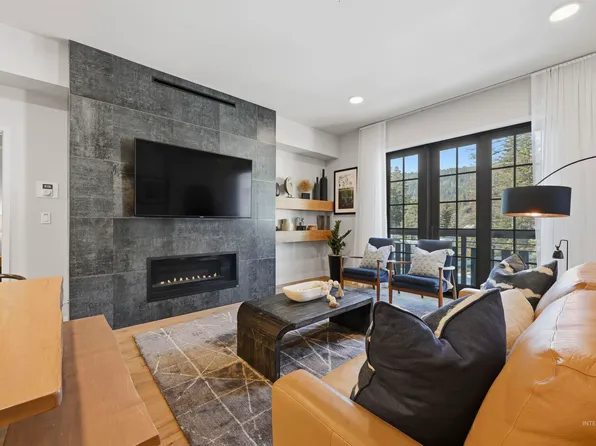 780 Village Dr #305, Donnelly, ID 83615