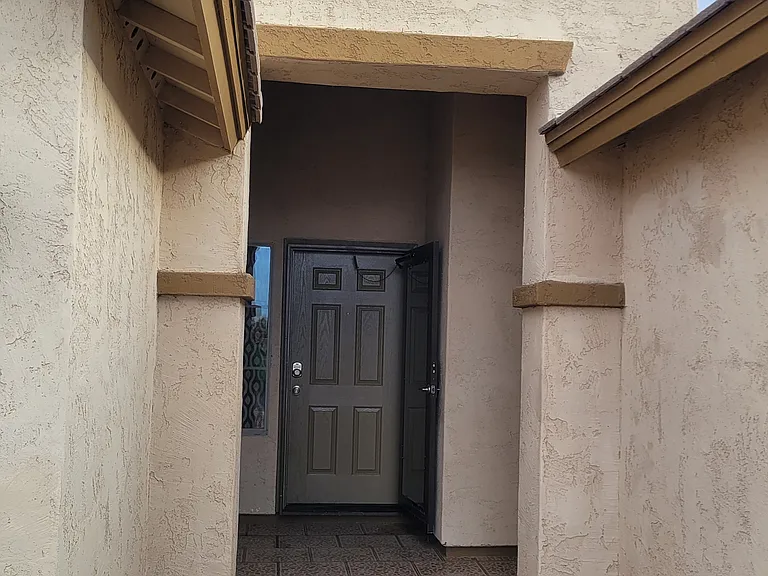 1483 E Douglas St — Photo 11