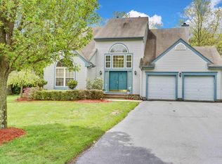 6 Hunters Green Ct, Howell, NJ 07731