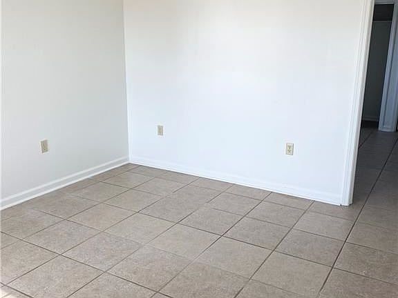 3rd image of 421 E Prosper St #1