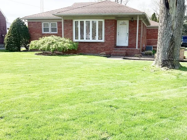 1997 Hollywood Dr, Monroe, MI 48162