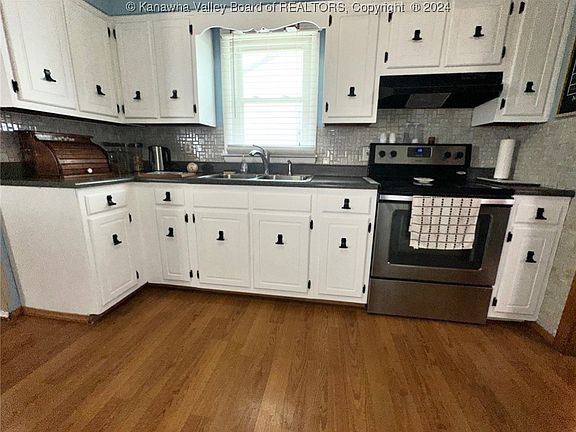 5th image of 409 Spencer Ave