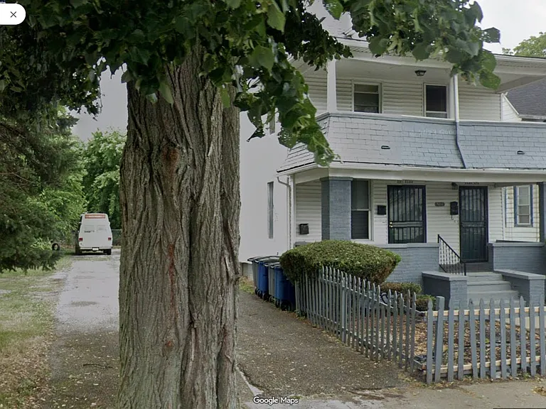 1133 Avondale Ave #1 — Photo 2