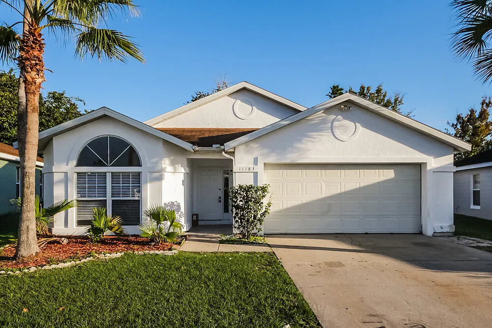 3 bed, 2.0 bath, 1633 sqft, $3,220 — Photo 1