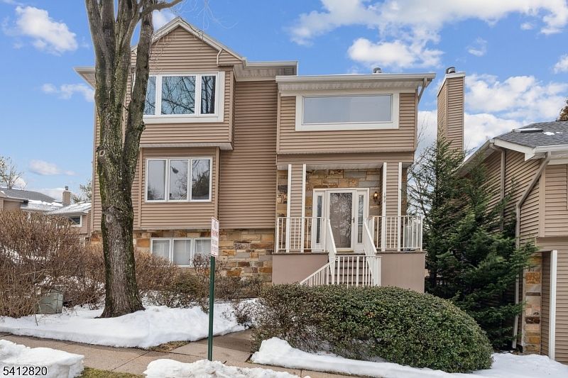 1st image of 192 Clarken Dr