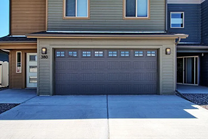 380 White River Dr — Photo 4