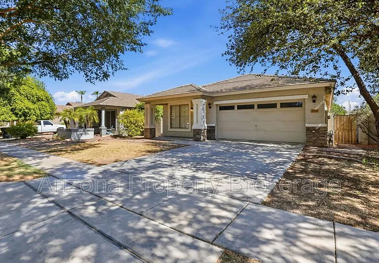 3498 E Bruce Ave — Photo 3
