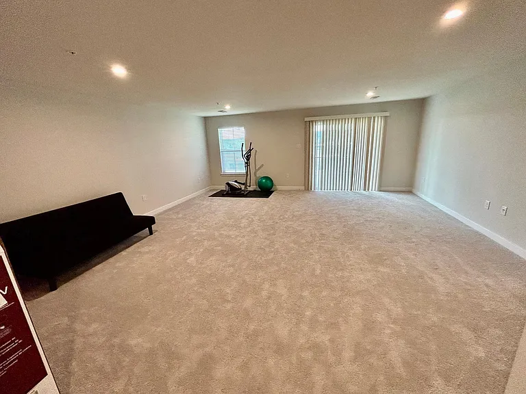 210 Chase Dr — Photo 32