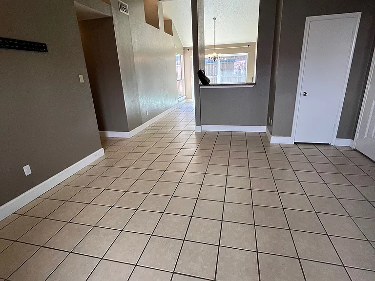 4218 Hawk Meadow Dr — Photo 4