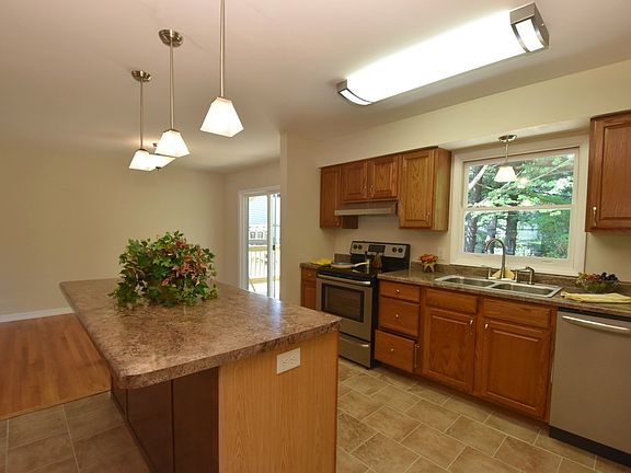 4th image of 1411 E Clairmont Pl