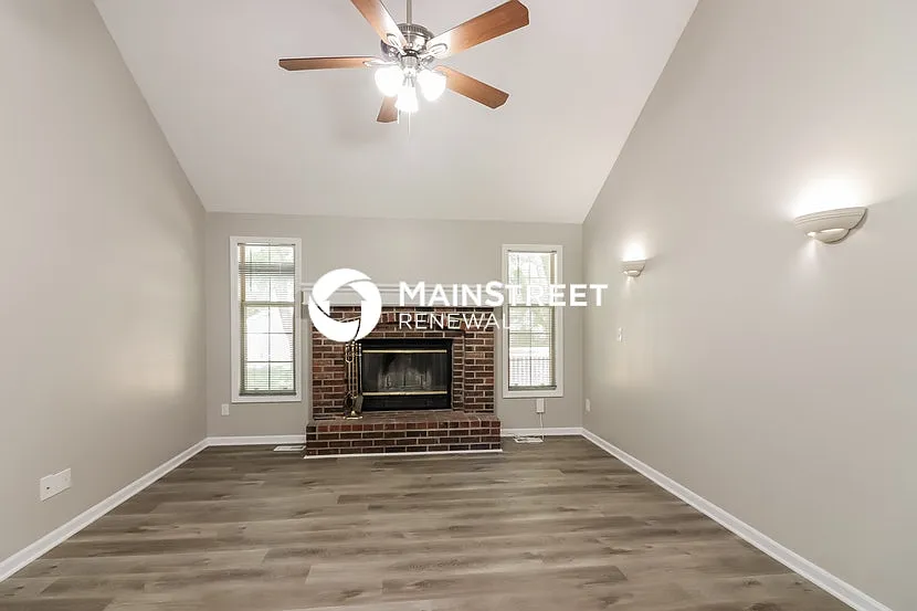 front view - 306 W Sierra Dr