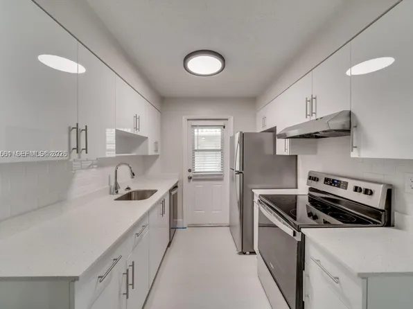 841 SW 74th Ter APT 201E, Pompano Beach, FL 33068