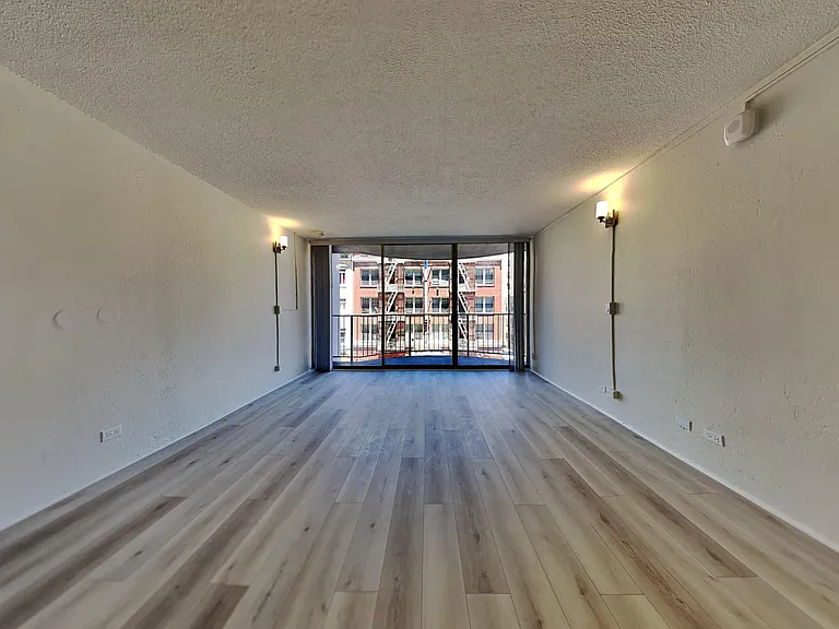 455 Eddy St — Photo 2