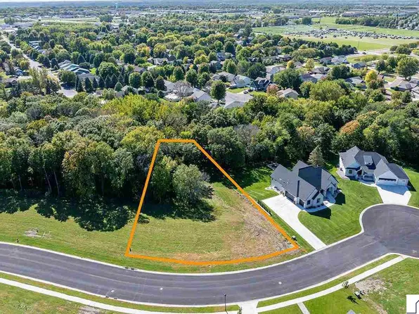 31 S Pointe Ct, Mankato, MN 56003