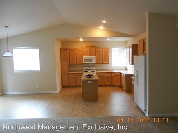 2nd image of 17611 SE 14th Cir