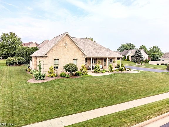 4th image of 1013 Park Village Dr