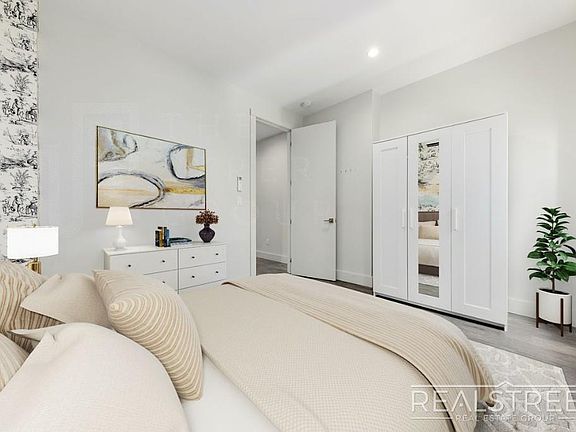 5th image of 481 Hicks St APT 3R