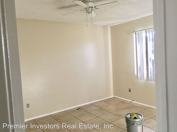 5th image of 1015 W Flora St
