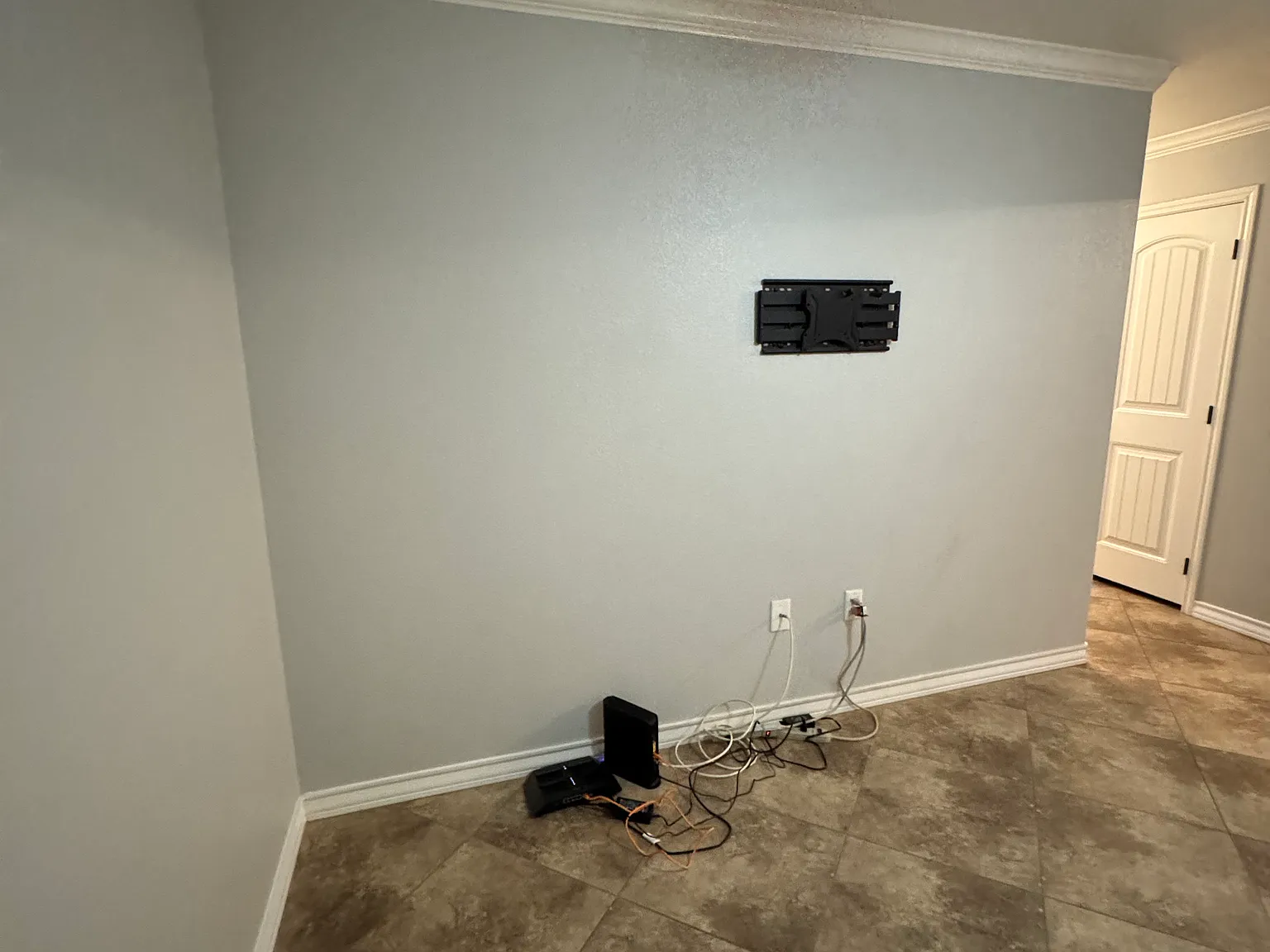 3 bed, 1245 sqft, $2,000 — Photo 4