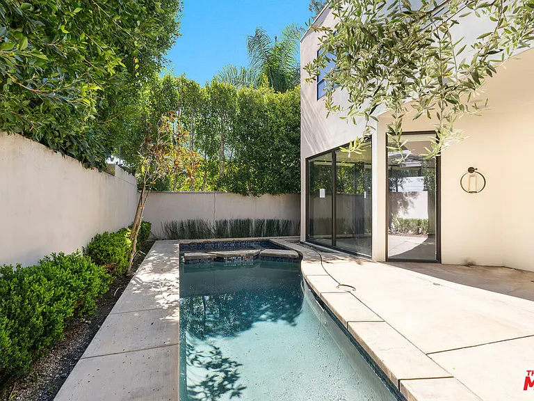 528 N Crescent Heights Blvd — Photo 10