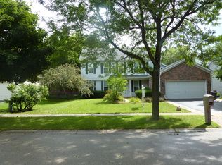 1156 Willoby Ln, Elgin, IL 60120