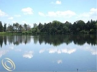 100 Fordney Pl, Howell, MI 48855