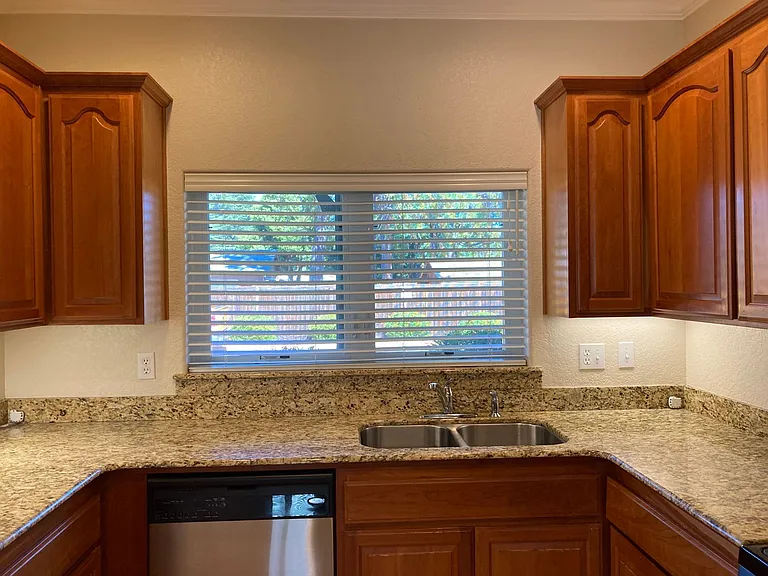 806 SW Kinsington Ct — Photo 4