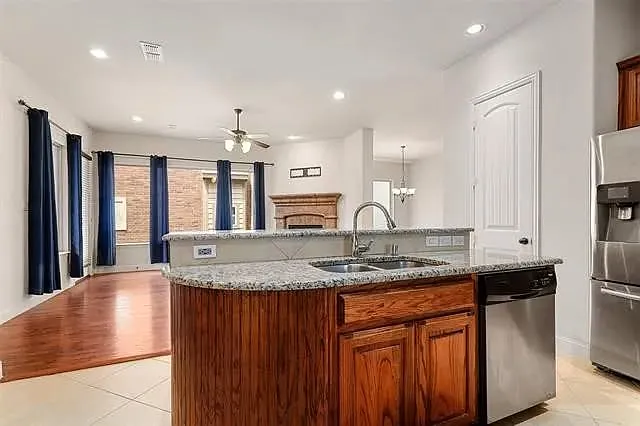 4849 Empire Way — Photo 2