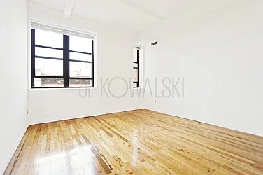 Rented by R New York