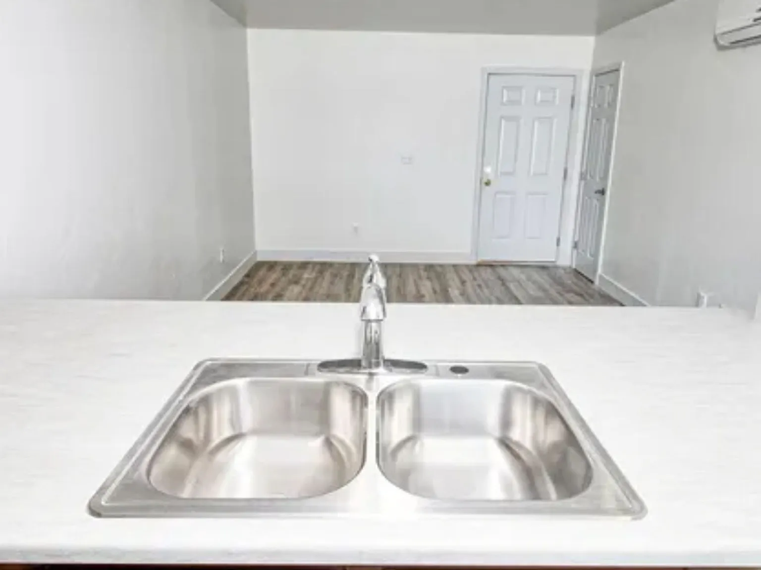 109 Anna Courta beautifully renovated apartment community, offers peaceful living on the south ed... — Photo 4