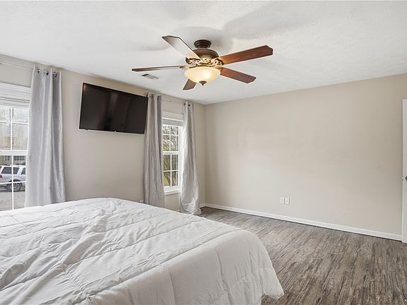 4th image of 811 Cheyenne Ave
