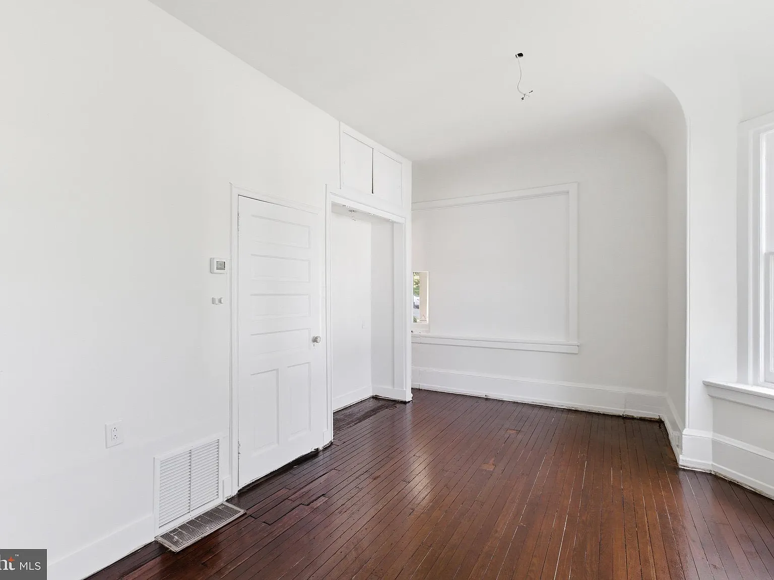 Studio, 5656 sqft, $1,300 — Photo 4