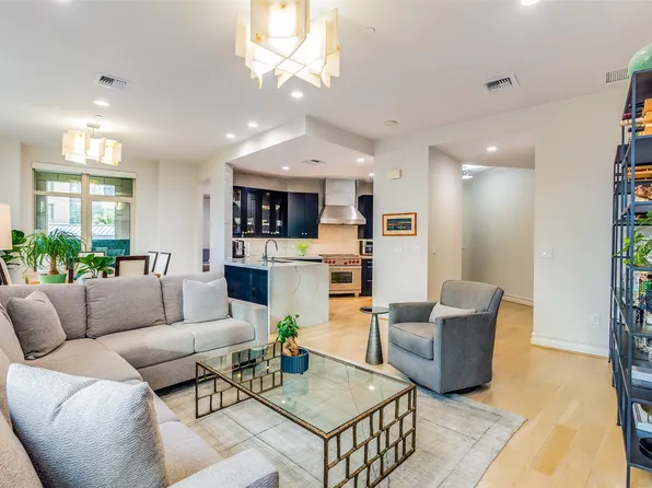 2555 N Pearl St APT 303, Dallas, TX 75201