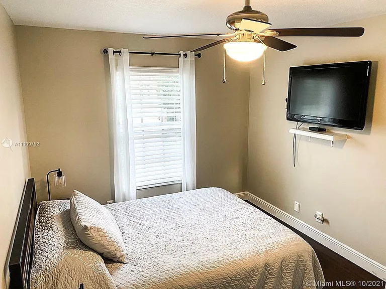 3657 Asperwood Cir — Photo 3