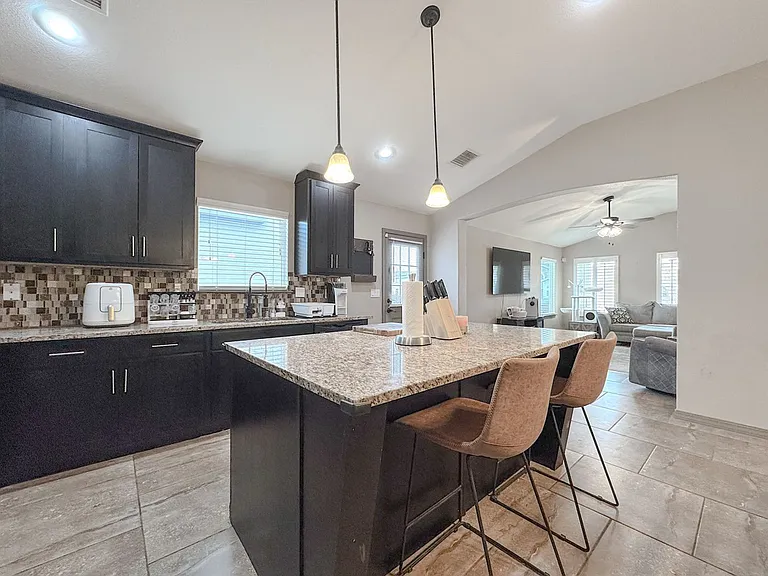 14816 Hunters Grove Ave — Photo 14