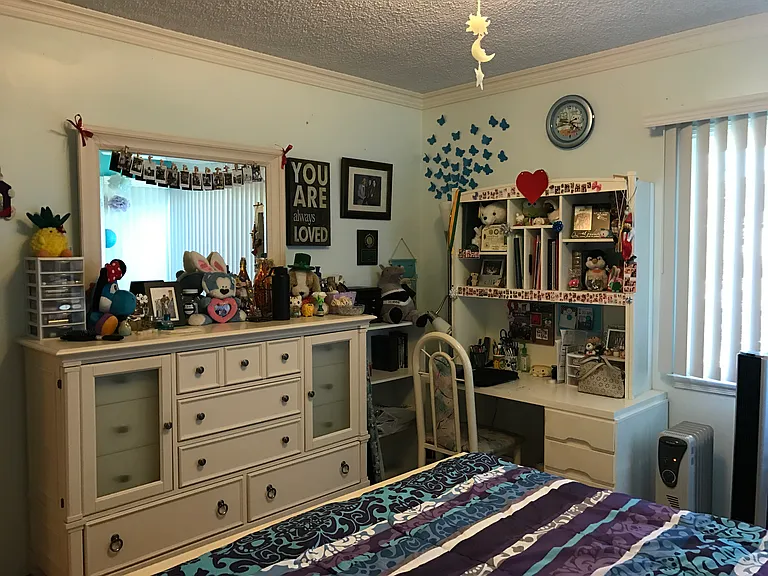 4638 Blackthorne Ave — Photo 39