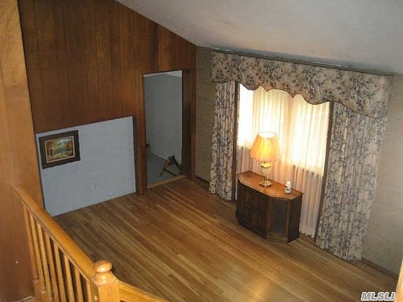 2nd image of 121 W 17th St